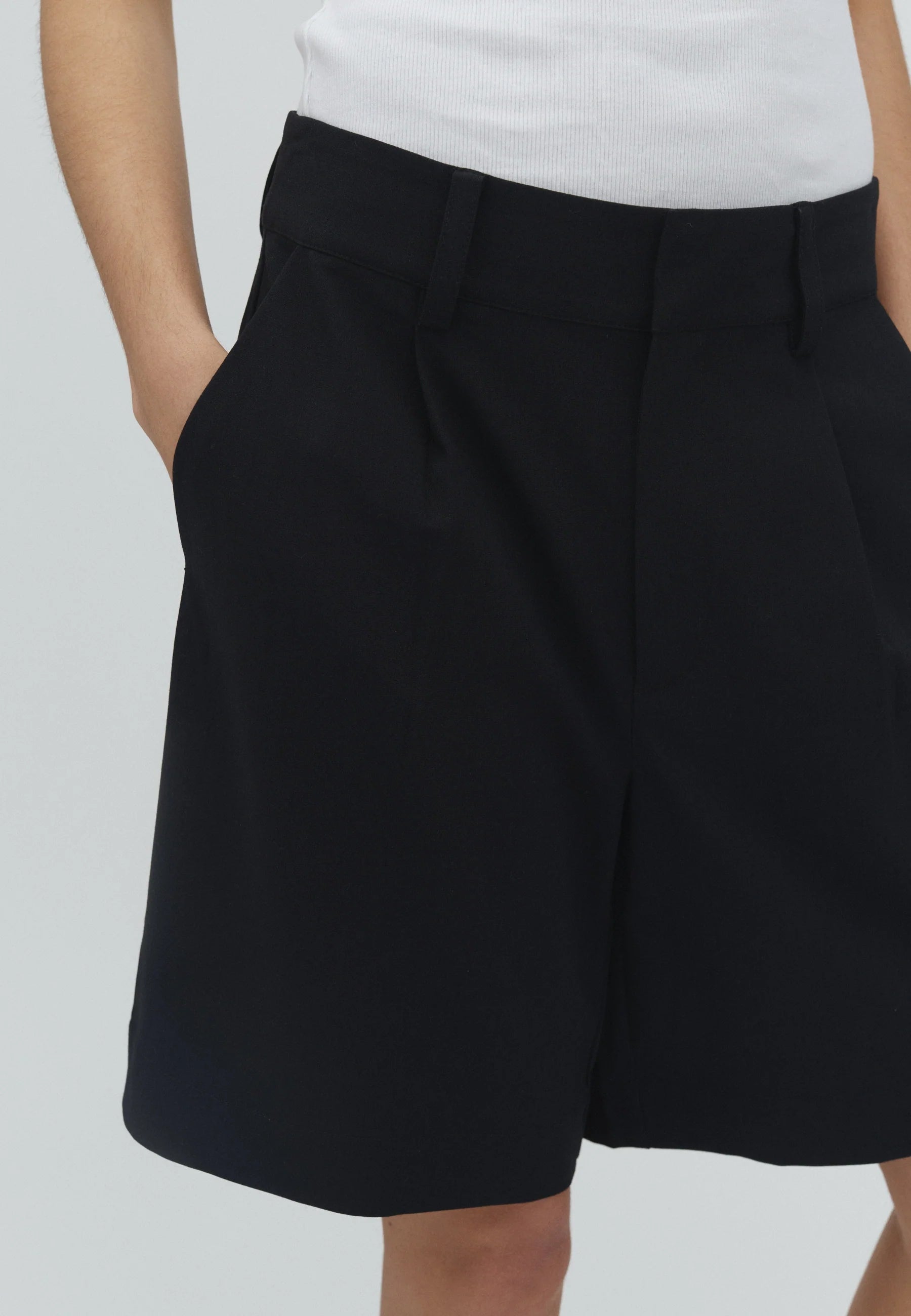 MBYM Guri-M Shorts - black