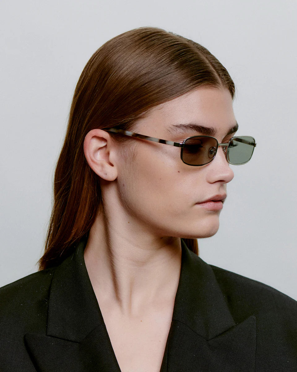 A. KJAERBEDE Sonnebrille Noah-Silver Cookie Dough